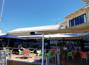 australia/sunshine-coast/bar/wharf-tavern