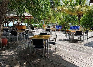 maldives/veligandu-island/bar/meeru-vilu-bar