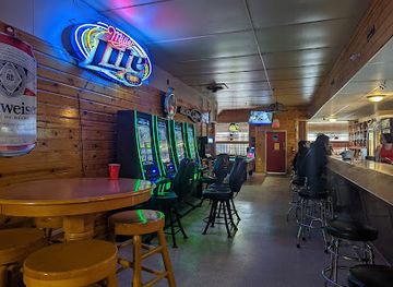 north-dakota/red-river-valley/bar/the-top-hat-bar-and-lounge