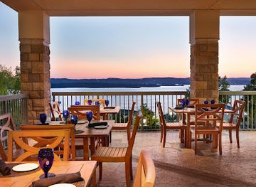 missouri/table-rock-lake/bar/chateau-grille