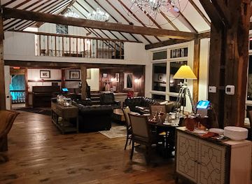 vermont/molly-stark-state-park/bar/sawmill-bar-table