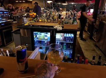 canada/saguenay-lac-saint-jean/bar/la-voie-maltee-restaurant-l-usine-labrasserie