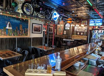 wisconsin/lake-geneva/bar/flat-iron-tap