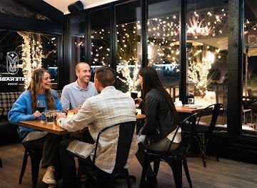 colorado/steamboat-springs/bar/white-rabbit-tavern