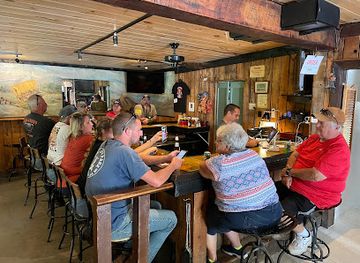 west-virginia/allegheny-highlands/bar/red-s-broken-spoke