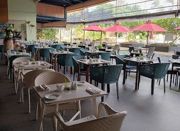 sri-lanka/galle-district/bar/bommu-lounge-bar-at-radisson-blu-resort-galle