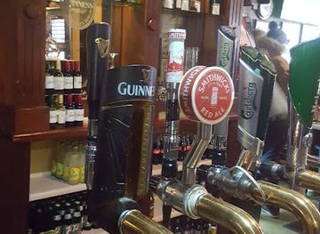 ireland/county-roscommon/bar/kenny-s-bar-lounge-and-grocery