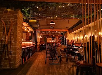 australia/western-new-south-wales/bar/door-knock