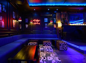 indonesia/ubud/bar/the-blue-door-bar-club-grill