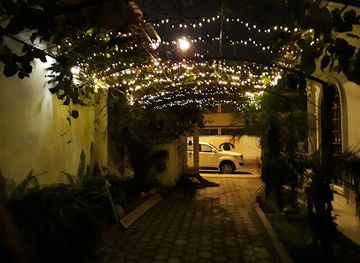 ecuador/loja/bar/la-huerta-white-house