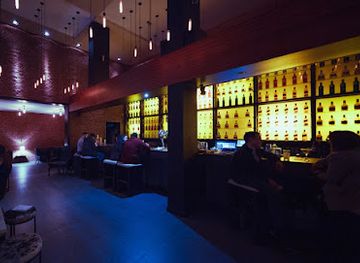 ecuador/oriente/bar/zinc