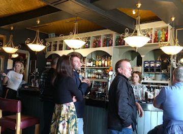 jersey/saint-saviour/bar/the-troubadour