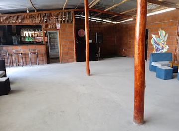 ecuador/morona-santiago-region/bar/la-hueca-del-buitre