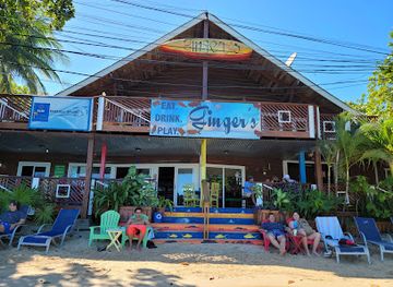 honduras/bay-islands/bar/gingers-caribbean-grill