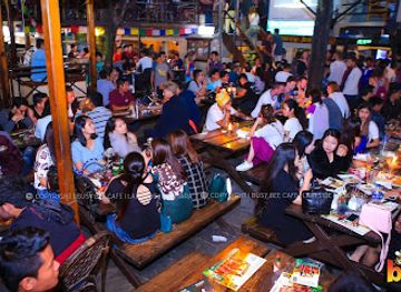 nepal/pokhara/gupteshwor-cave/bar/busy-bee-cafe