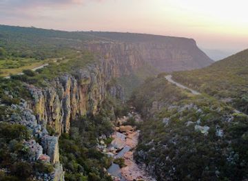 angola/serra-da-leba/bar/serra-da-leba-bar