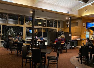 california/yosemite/bar/the-mountain-room-lounge