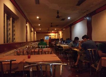 india/kochi/ernakulam/bar/yuvraj-bar-and-restaurant