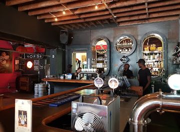 south-africa/route-62/bar/the-striped-horse-bar-grill-music