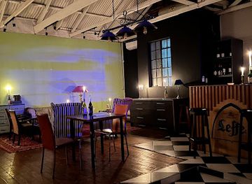 south-africa/johannesburg/maboneng/bar/wine-night-stand-bar