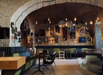 romania/fagaras-mountains/bar/colors-pub