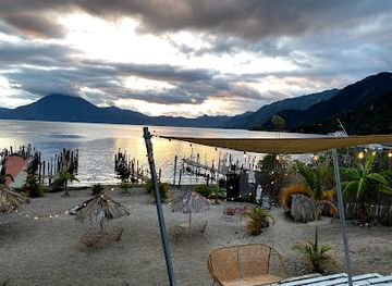 guatemala/ixil-triangle/bar/azul-rosa