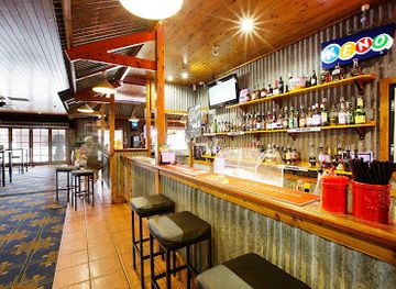 australia/northern-queensland/bar/coutts-commercial-hotel