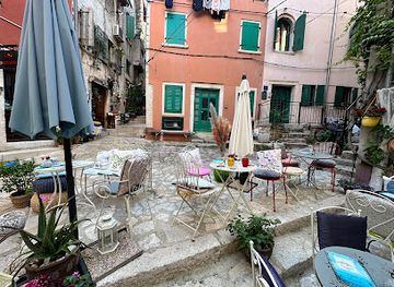 croatia/rovinj-riviera/bar/piazzetta-bar