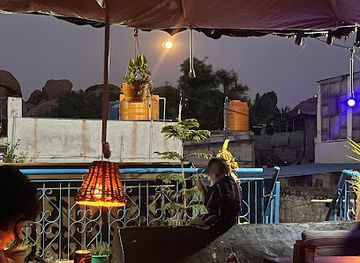 india/hampi/bar/ravi-s-rose-restaurant