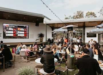 australia/mid-north-coast/bar/tacking-point-tavern