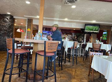 utah/zion-national-park/bar/st-helen-s-restaurant-and-sports-bar