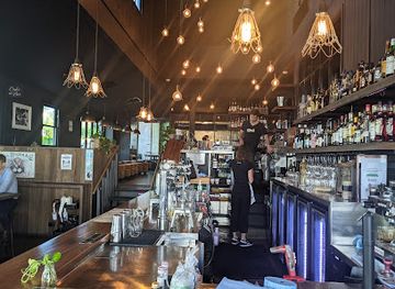 australia/queensland/bar/at-sixes-and-sevens