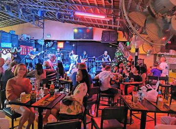 thailand/pattaya/bar/the-triangle-bar