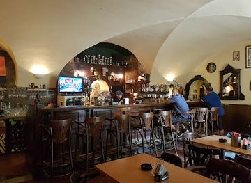 austria/weinviertel/bar/schlosstaverne