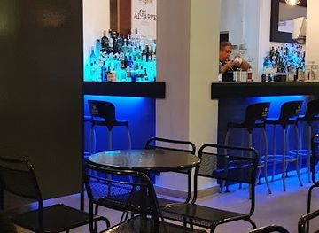 portugal/ribatejo/bar/charlot-gin-bar