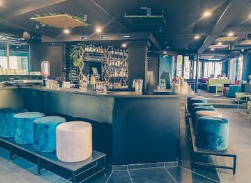 Niagara cocktail bar