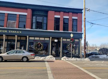 rhode-island/watch-hill/bar/perks-corks