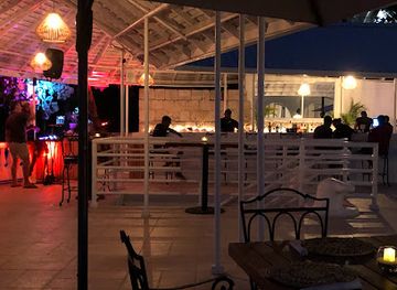 jamaica/montego-bay/hip-strip/bar/sea-island-beach-club