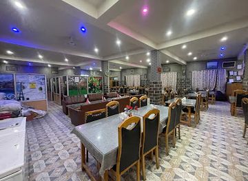 india/leh/bar/the-grand-wazwan-restaurant-top-10-restaurants-in-leh-best-restaurants-in-leh