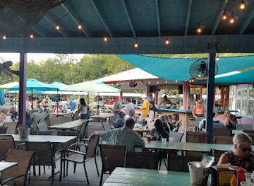 missouri/lake-of-the-ozarks/bar/franky-louie-s-beachfront-bar-grill