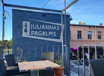 latvia/liepaja/bar/kursas-putni