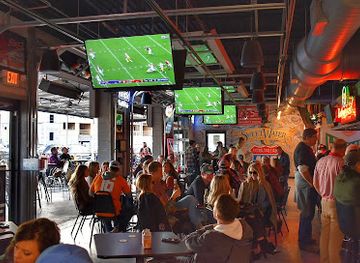 tennessee/chattanooga-riverfront/bar/mike-s-hole-in-the-wall