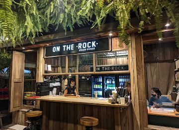 thailand/doi-inthanon/bar/on-the-rock-namphrae