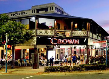 australia/cairns/bar/the-crown-hotel
