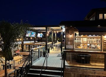 Tiki Lee’s Dock Bar