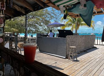 the-bahamas/exuma-cays-land-and-sea-park/bar/chat-n-chill-beach-bar-grill