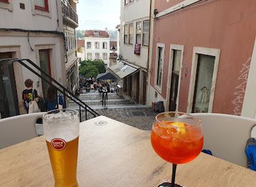 Quebra Bar
