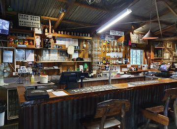 australia/gippsland/bar/toolshed-bar-bistro-cabins