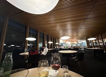 australia/grampians/bar/wickens-at-the-royal-mail-hotel