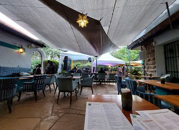 kenya/nairobi/bar/2-grapes-wine-friends